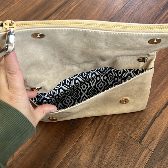 NWOT URBAN Expressions Beige Clutch - Picture 6 of 15